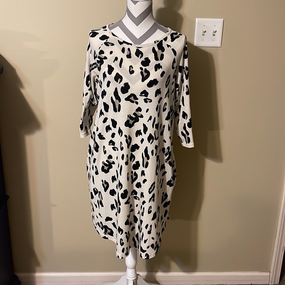 Just Above the Knee Leopard Print Dress by Tickled Teal Size XL - Picture 2 of 6